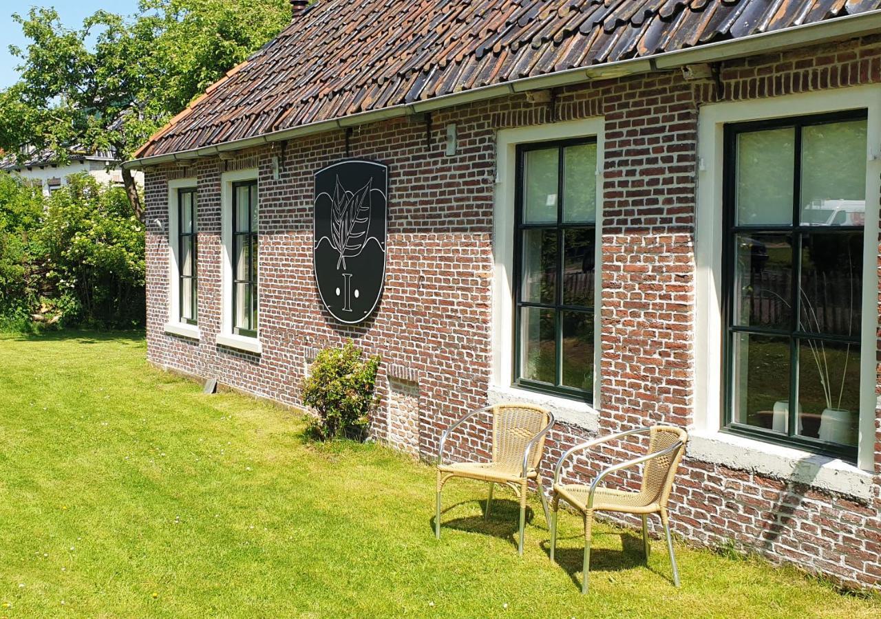 Fakansjehus Sfeervol Met Fijne Tuin Jirnsum Zewnętrze zdjęcie